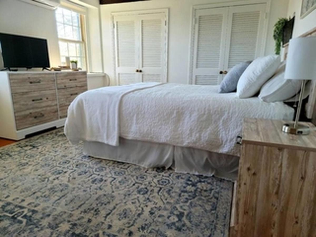 Downingtown Manor - 1900S Farmhouse With Creek Views Exterior foto