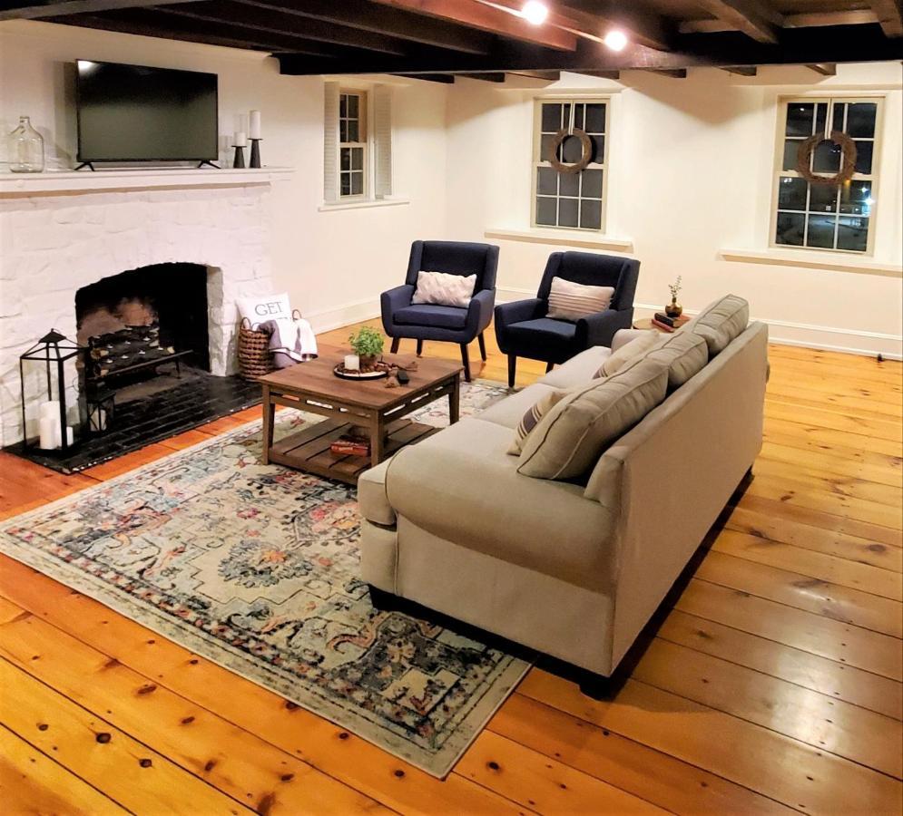 Downingtown Manor - 1900S Farmhouse With Creek Views Exterior foto